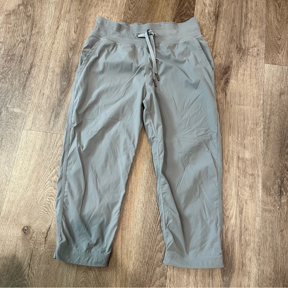 Lululemon cropped pants